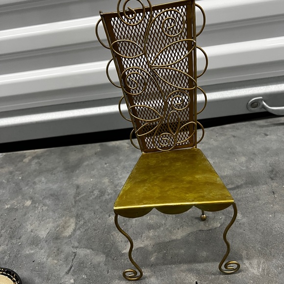 Gold tone metal chair for a doll or beanie baby. - Picture 3 of 5